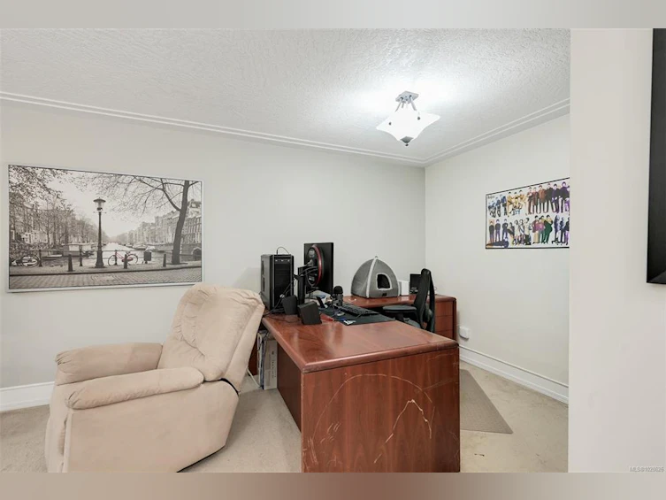 208-894 Vernon Avenue, Saanich, BC, V8X 2W6 - 13