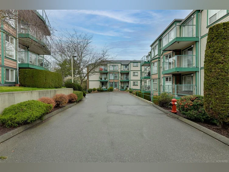 208-894 Vernon Avenue, Saanich, BC, V8X 2W6 - 32