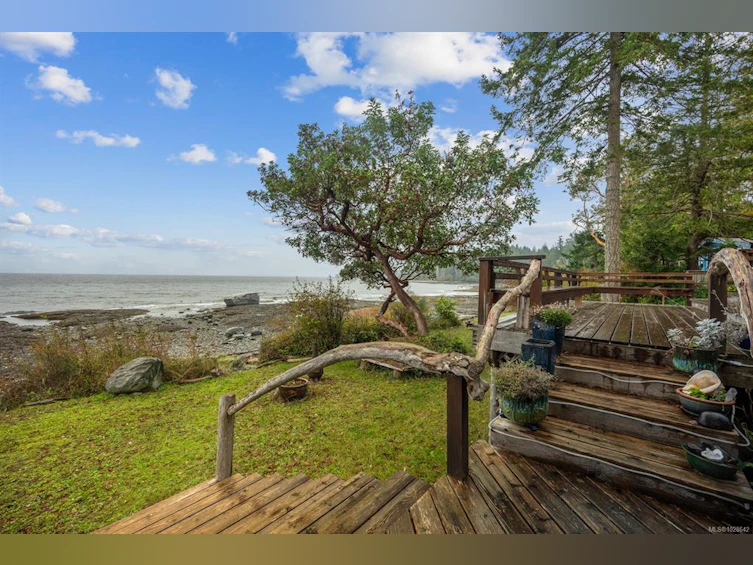 3495 Harwood Road, Hornby Island, BC, V0R 1Z0 - 10