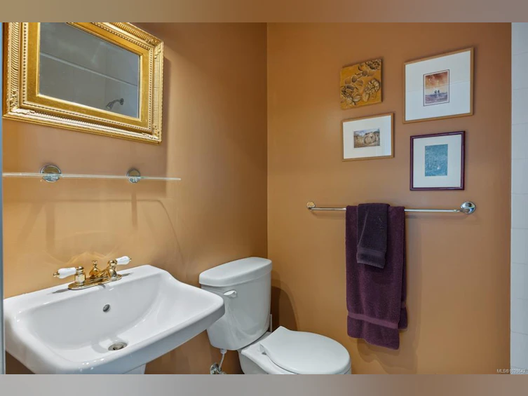 3495 Harwood Road, Hornby Island, BC, V0R 1Z0 - 31