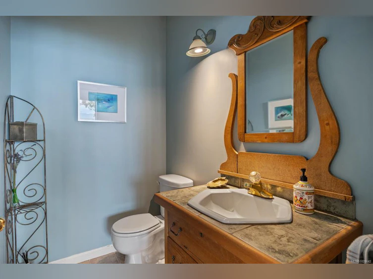 3495 Harwood Road, Hornby Island, BC, V0R 1Z0 - 34