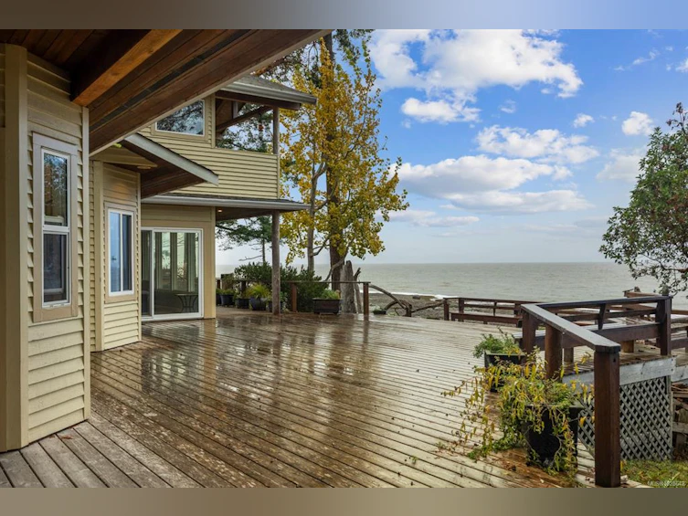 3495 Harwood Road, Hornby Island, BC, V0R 1Z0 - 2