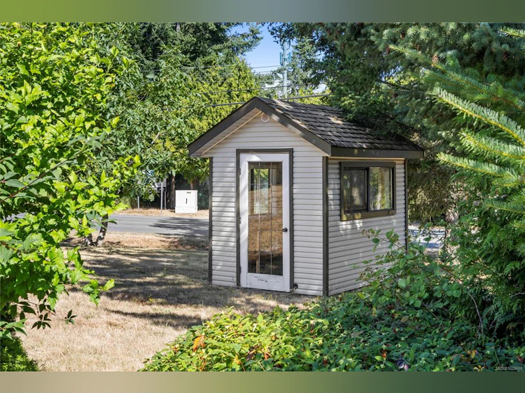 726 Drew Road, French Creek, BC, V9P 1X3 - 43