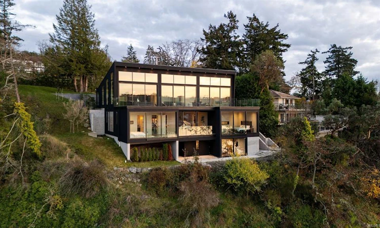 2701 Sea View Road