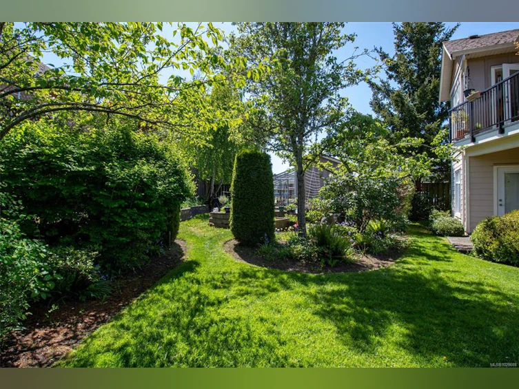 209-7088 West Saanich Road, Central Saanich, BC, V8M 1P9 - 49