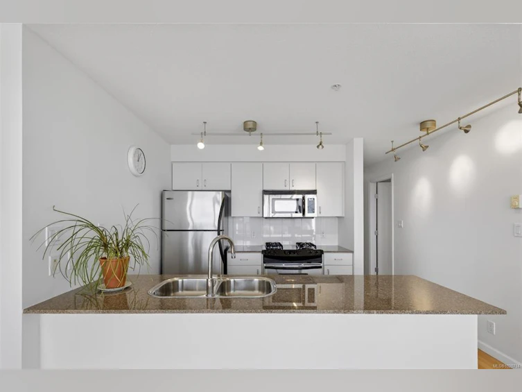 905-160 Wilson Street, Victoria, BC, V9A 7P9 - 10