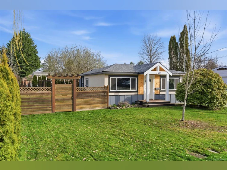740 Oakley Street, Nanaimo, BC, V9S 1Z8