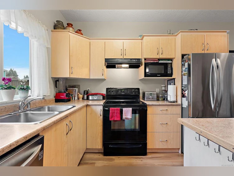 3389 Piper Road, Langford, BC, V9C 0G9 - 11