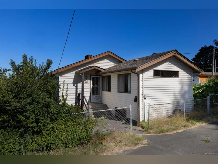 5015 Cordova Bay Road, Saanich, BC, V8Y 2K1 - 13