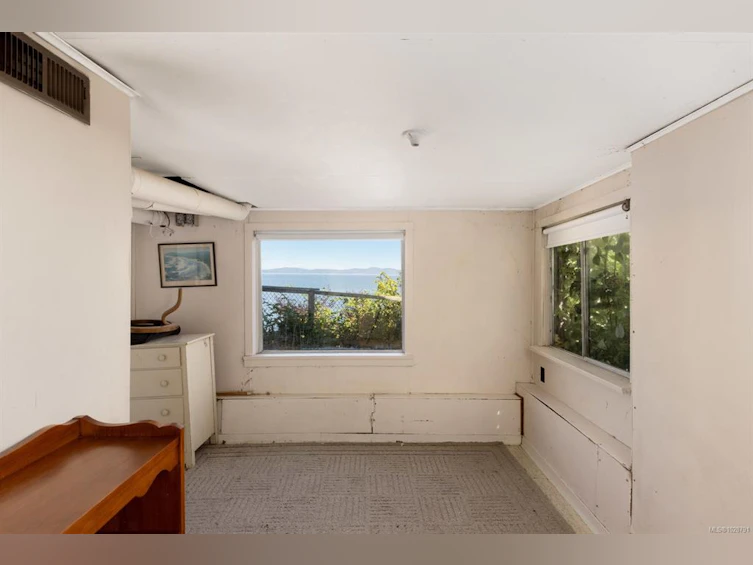 5015 Cordova Bay Road, Saanich, BC, V8Y 2K1 - 11