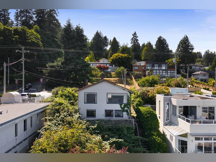 5015 Cordova Bay Road, Saanich, BC, V8Y 2K1 - 14
