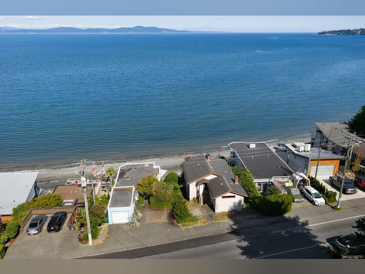 5015 Cordova Bay Road, Saanich, BC, V8Y 2K1 - 19