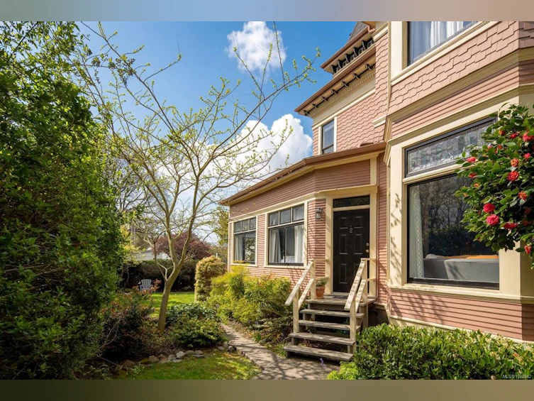 1270 Yates Street, Victoria, BC, V8V 3N3 - 9