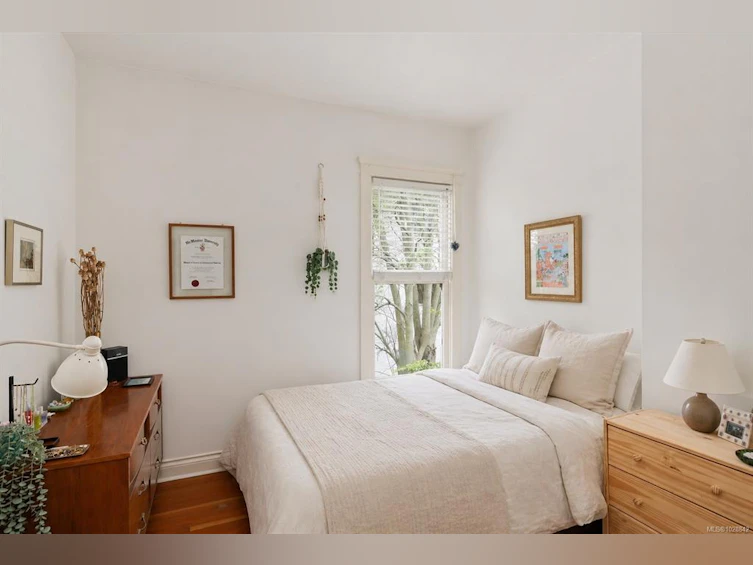 1270 Yates Street, Victoria, BC, V8V 3N3 - 45