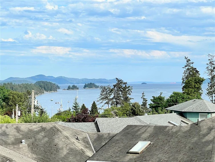 3-130 Corbett Road, Salt Spring Island, BC, V8K 1T2