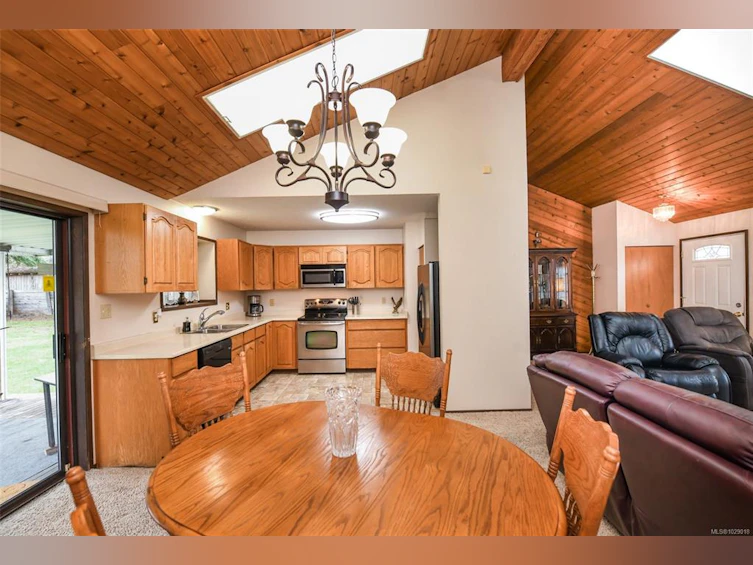 61 Salsbury Road, Courtenay, BC, V9N 9L6 - 3