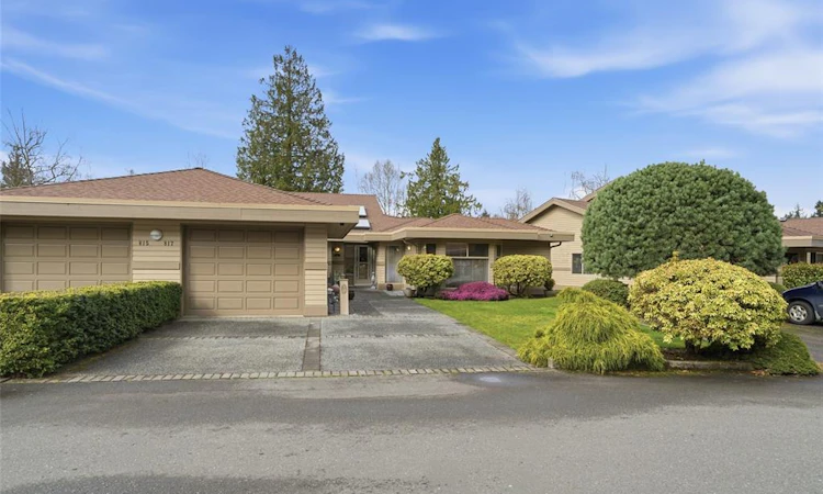 817 Lakes Boulevard