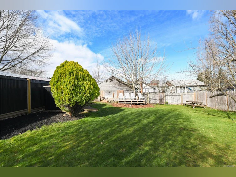 655 11th Street, Courtenay, BC, V9N 1S9 - 26