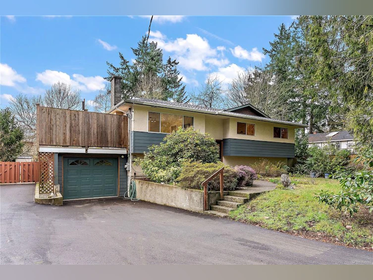 2009 Stelly's Cross Road, Central Saanich, BC, V8M 1M8 - 35