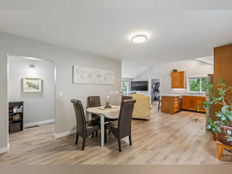 3671 Thomson Road, Courtenay, BC, V9N 9T5 - 7