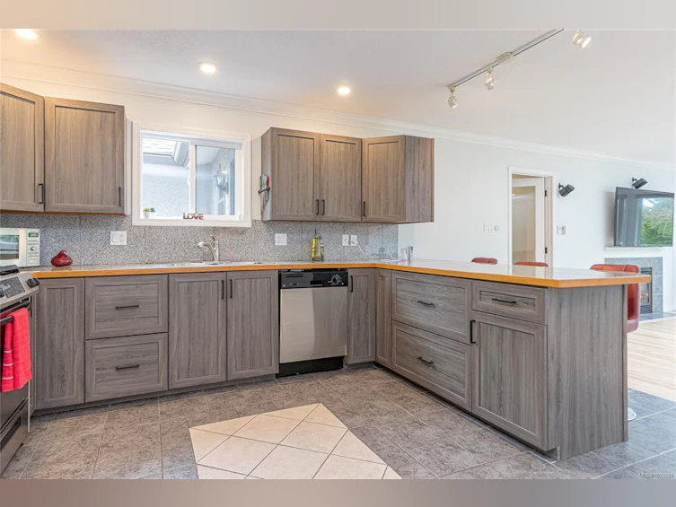 1023 Harlequin Road, Qualicum Beach, BC, V9K 1E2 - 21