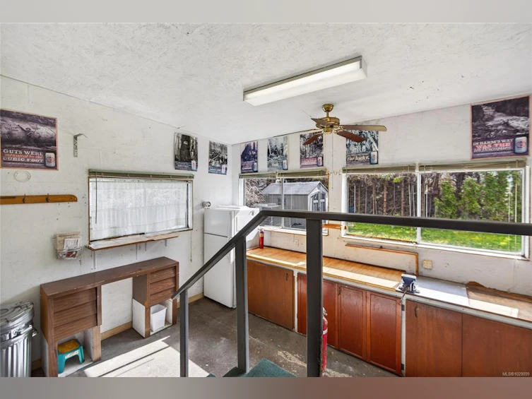 2619 Ulverston Avenue, Cumberland, BC, V0R 1S0 - 24