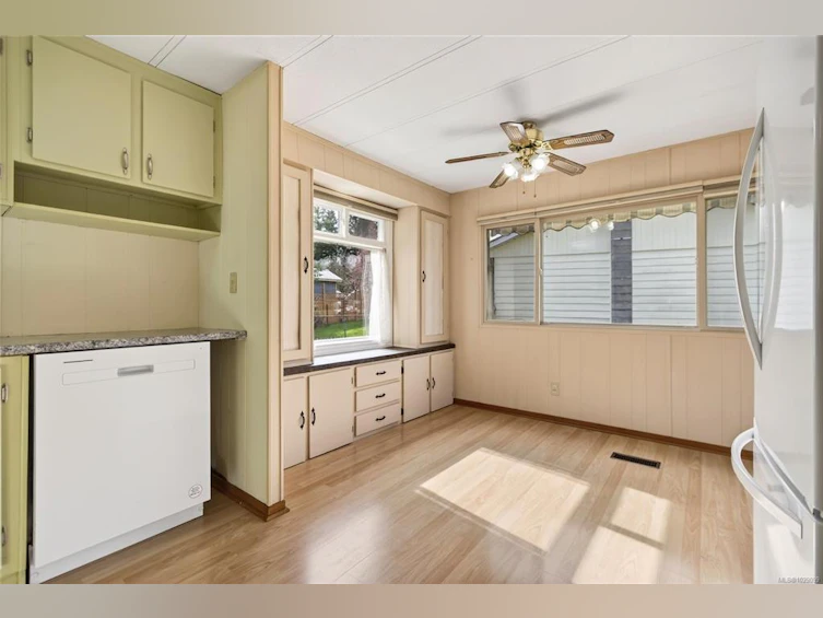 2619 Ulverston Avenue, Cumberland, BC, V0R 1S0 - 15