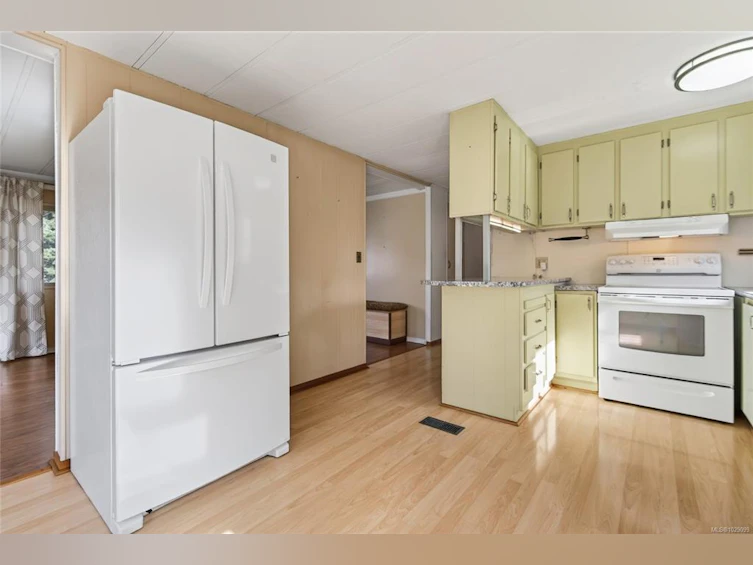2619 Ulverston Avenue, Cumberland, BC, V0R 1S0 - 14