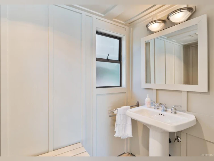 382 Judges Row, Qualicum Beach, BC, V9K 1G6 - 47