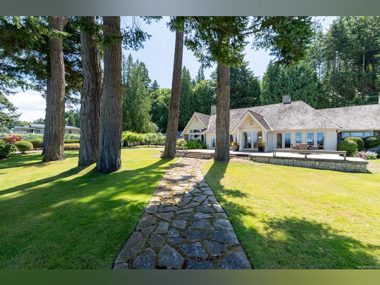 382 Judges Row, Qualicum Beach, BC, V9K 1G6 - 13