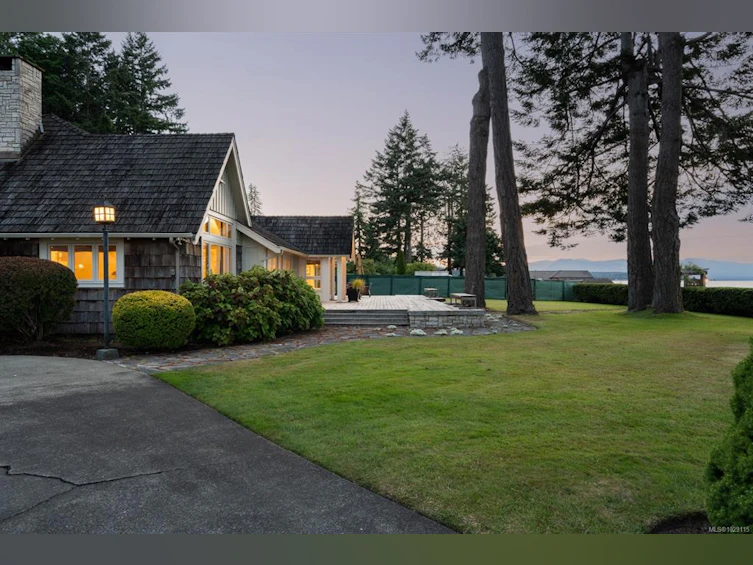 382 Judges Row, Qualicum Beach, BC, V9K 1G6 - 87