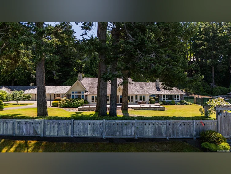 382 Judges Row, Qualicum Beach, BC, V9K 1G6 - 12
