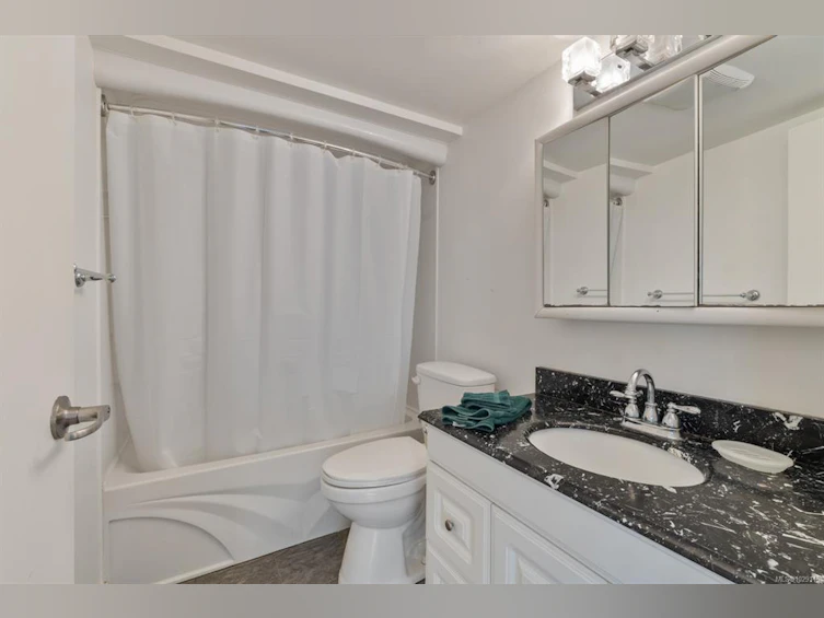 382 Judges Row, Qualicum Beach, BC, V9K 1G6 - 63