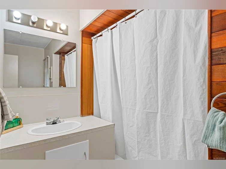 35 Bowser Road, Bowser/Deep Bay, BC, V0R 1G0 - 27