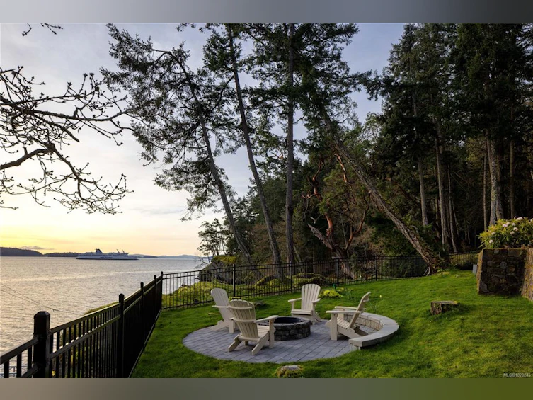 250 Holmes Road, Salt Spring Island, BC, V8K 1T6 - 8