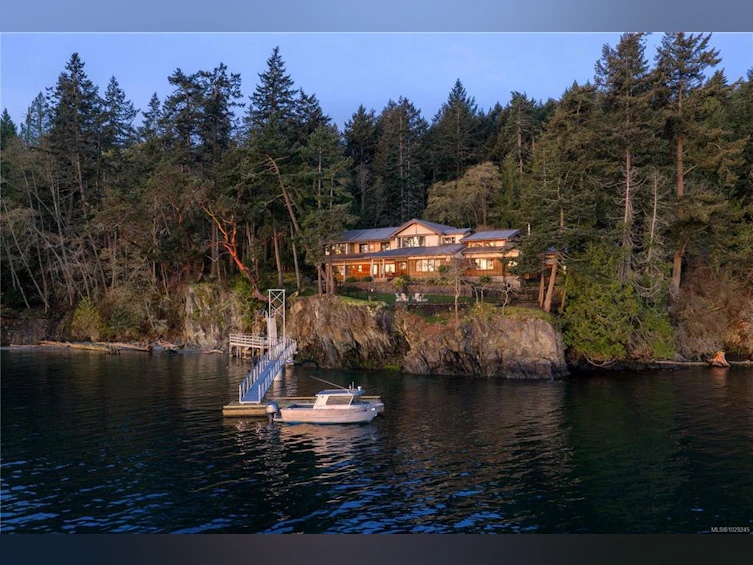 250 Holmes Road, Salt Spring Island, BC, V8K 1T6