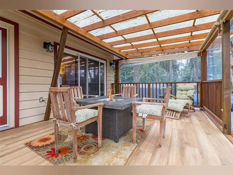 4243 Maimie Place, Saanich, BC, V8N 5T4 - 43