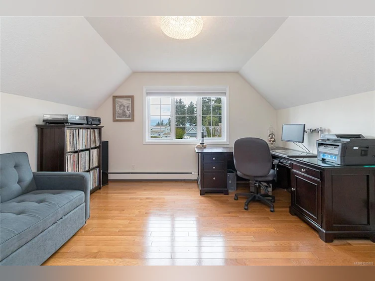4243 Maimie Place, Saanich, BC, V8N 5T4 - 24