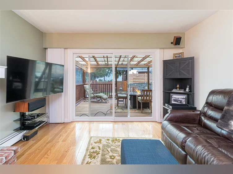 4243 Maimie Place, Saanich, BC, V8N 5T4 - 32