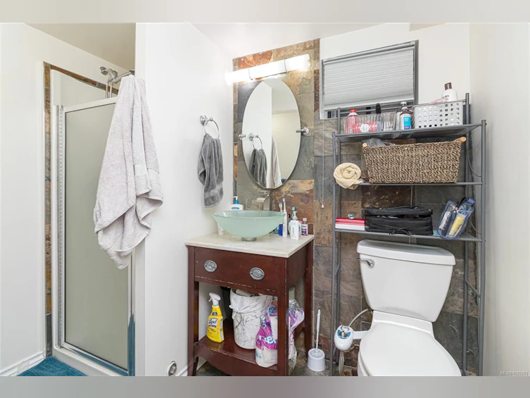 4243 Maimie Place, Saanich, BC, V8N 5T4 - 42