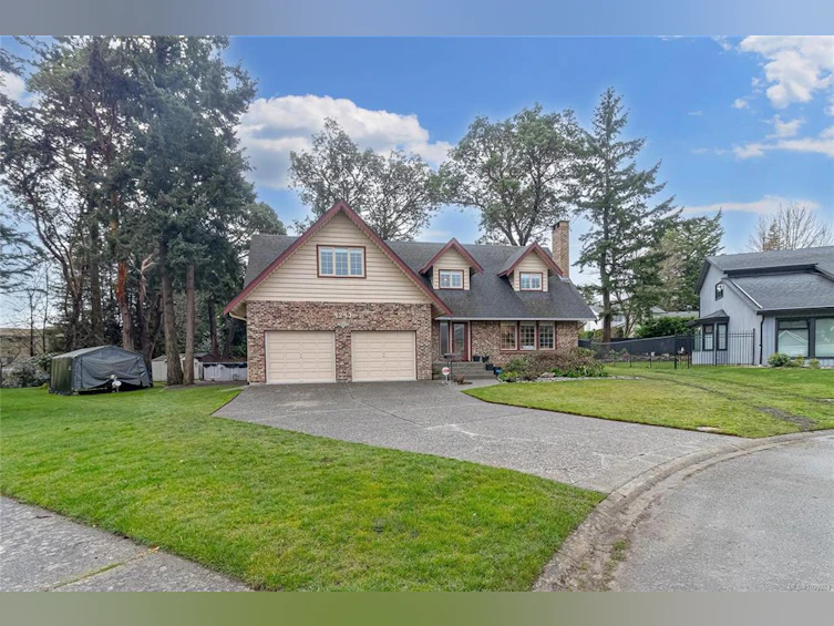 4243 Maimie Place, Saanich, BC, V8N 5T4 - 2