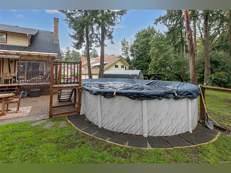 4243 Maimie Place, Saanich, BC, V8N 5T4 - 49