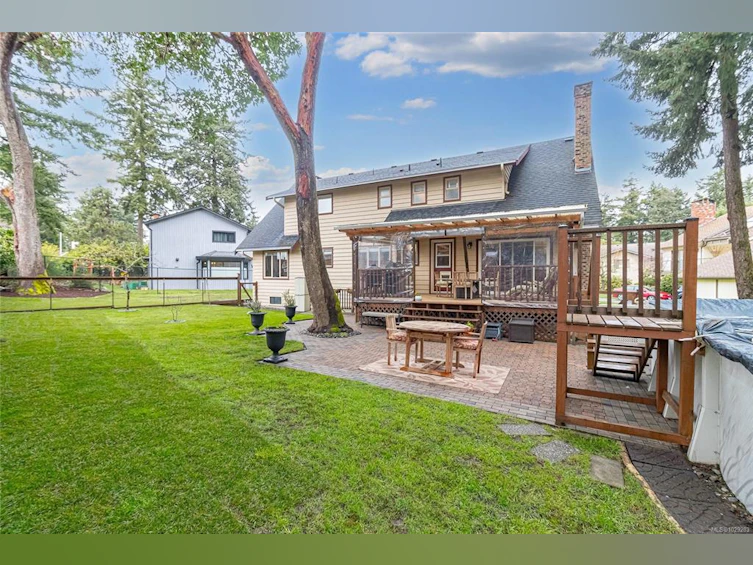 4243 Maimie Place, Saanich, BC, V8N 5T4 - 47