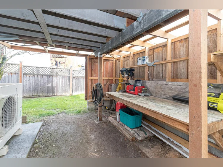 10015 Simkin Place, Sidney, BC, V8L 3N5 - 34