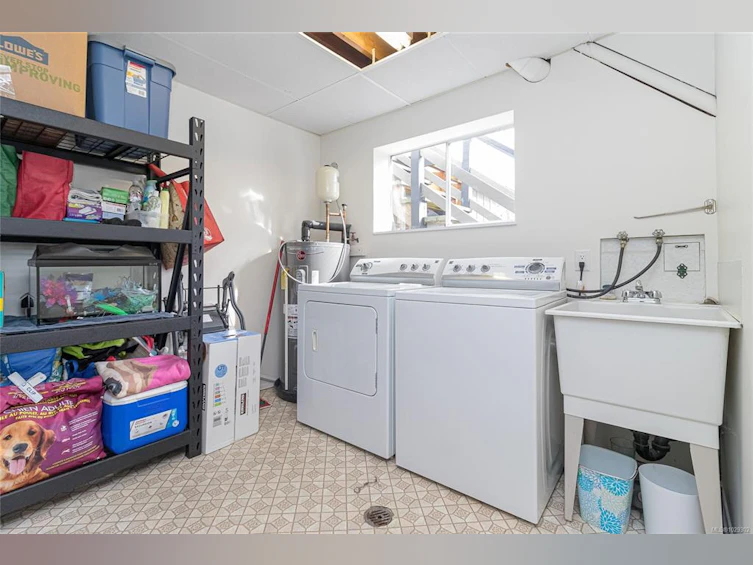 10015 Simkin Place, Sidney, BC, V8L 3N5 - 27
