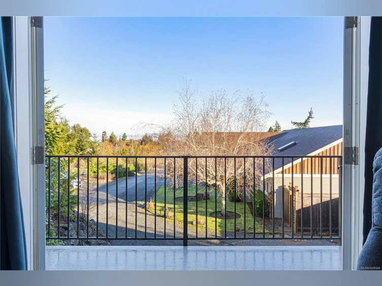 1747 Dar's Place, Qualicum Beach, BC, V9K 2S3 - 37