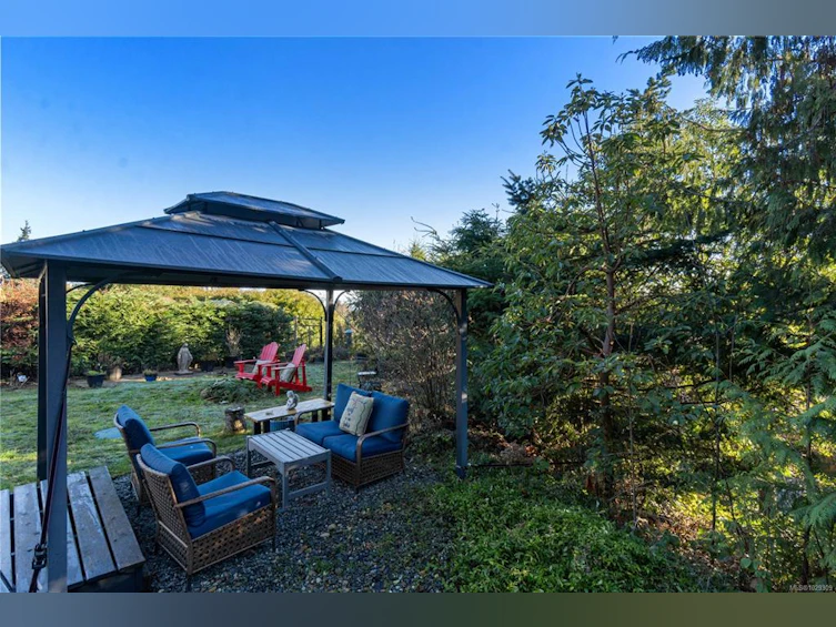 1747 Dar's Place, Qualicum Beach, BC, V9K 2S3 - 52