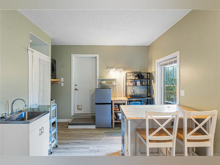 1747 Dar's Place, Qualicum Beach, BC, V9K 2S3 - 16