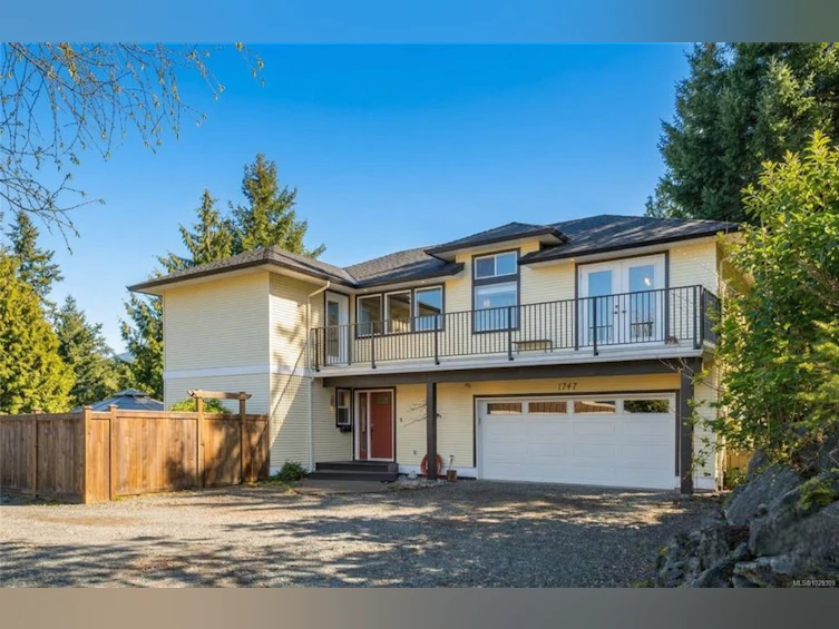 1747 Dar's Place, Qualicum Beach, BC, V9K 2S3