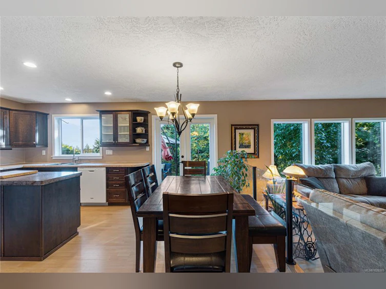 1747 Dar's Place, Qualicum Beach, BC, V9K 2S3 - 17